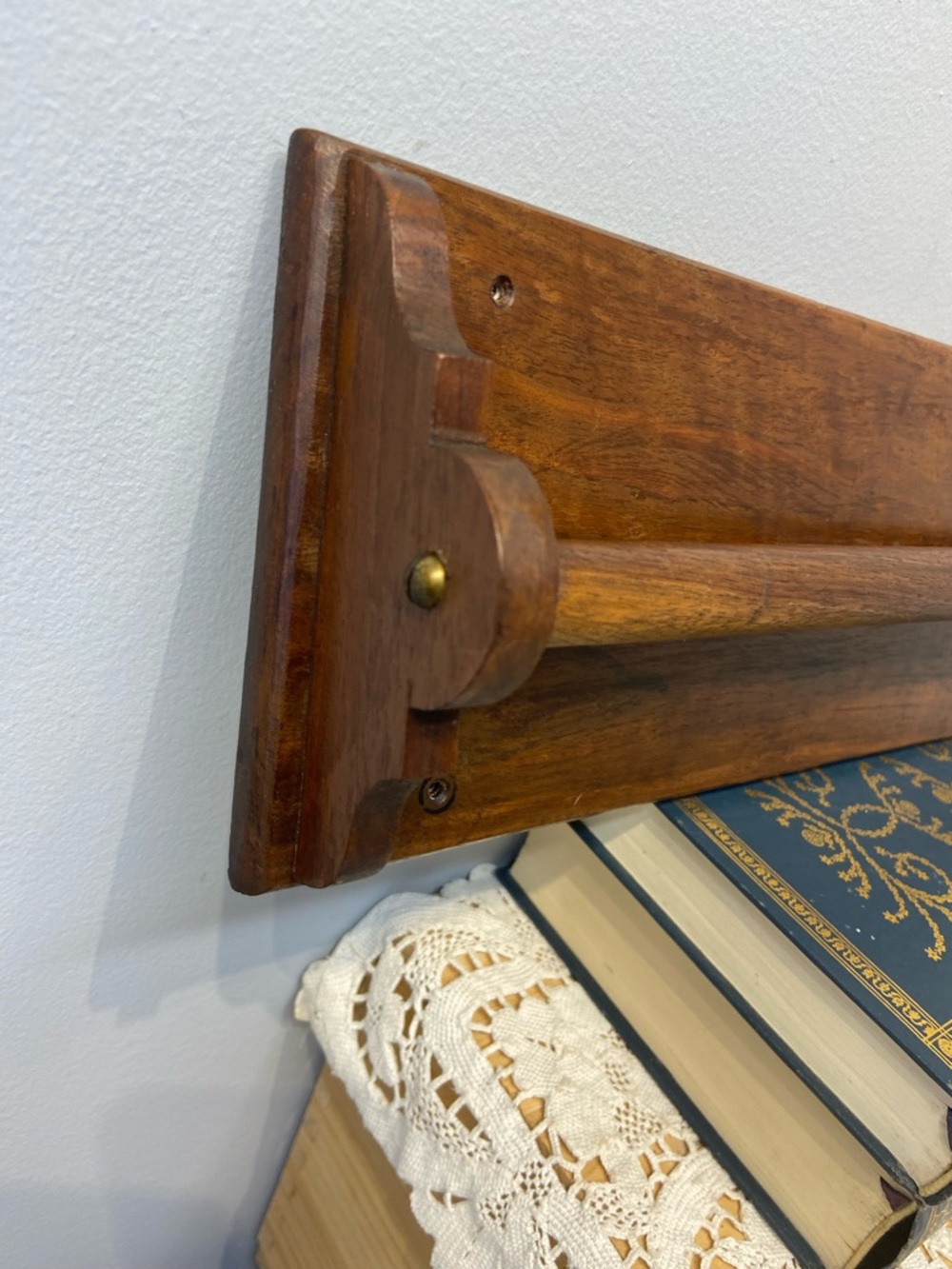 Primitive Wood Towel Bar Rack - Picture 3 of 9